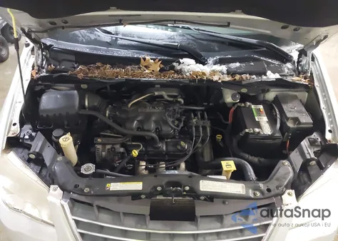 2009 Chrysler Town & Country Lx из США, поврежденный, VIN 2A8HR44E59R514265